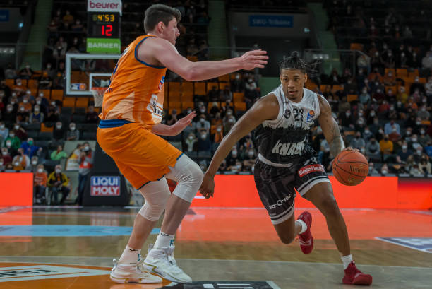 力和勇气 力和勇气