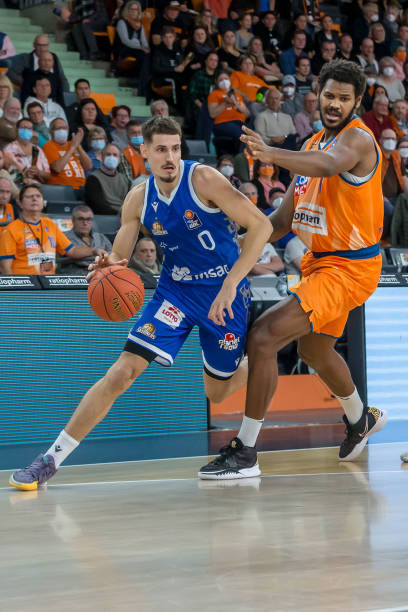 业赛场上屹 业赛场上屹